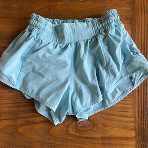 DISCONTINUED COLOR!! LULULEMON Hotty Hot size 2, 2.5”